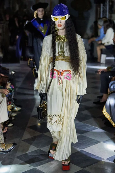 Look 57